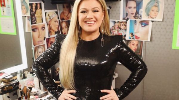  She is Currently on Tour  (Source: kellyclarkson / Instagram ) 