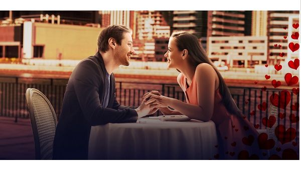 Let the tranquil setting of the Dubai Canal be the perfect backdrop to your romantic candle light dinner.