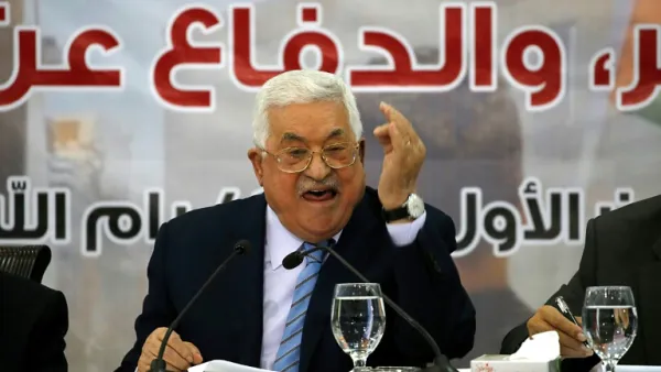 فتح توصي عباس بعدم الاجتماع مع فصائل لا تعترف بمنظمة التحرير