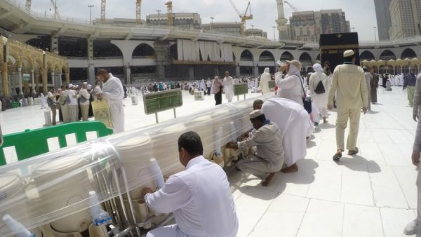 The emirate of Abu Dhabi seeks to rationalize 50 percent of the water used in mosques by replacing normal taps with other more efficient ones. (Shutterstock) The emirate of Abu Dhabi seeks to rationalize 50 percent of the water used in mosques by replacing normal taps with other more efficient ones. (Shutterstock)