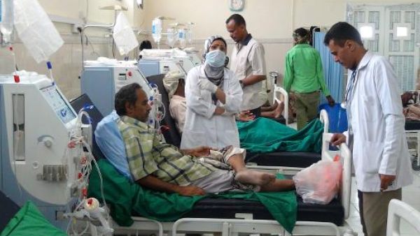 اطباء في مستشفى الصداقة في اليمن

