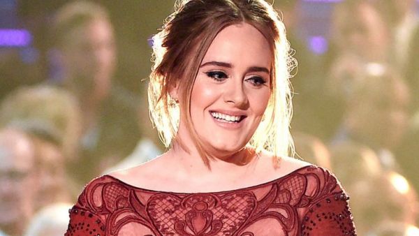  الفنانة العالمية أديل