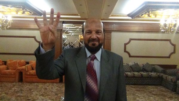 الدكتور أحمد نوفل، أستاذ بكلية الشريعة في الجامعة الأردنية