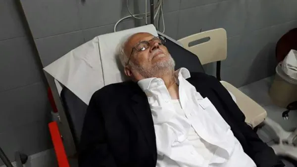 إصابة الشيخ عكرمة صبري - إمام وخطيب المسجد الأقصى المبارك - على أسوار قبة الصخرة .

