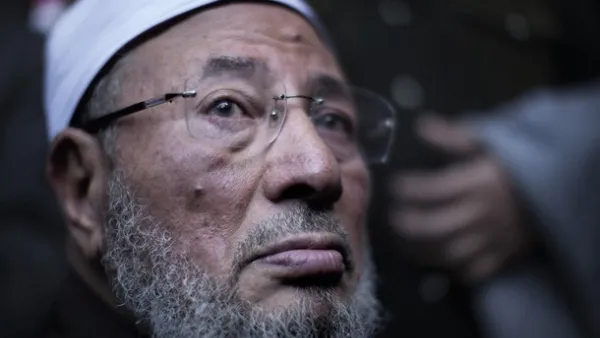 القرضاوي يبلغ من العمر 90 عاما وحكم عليه بالإعدام غيابيا في عهد عبد الفتاح السيسي - أرشيف