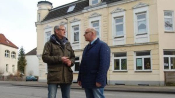 عائلة سورية لاجئة تتعرض لمحاولة حرق متعمّد والشرطة تبحث عن الجناة