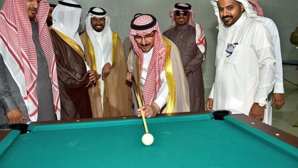 أمين منطقة الجوف عجب القحطاني دشن صالة رياضية في بلدية الناصفة 