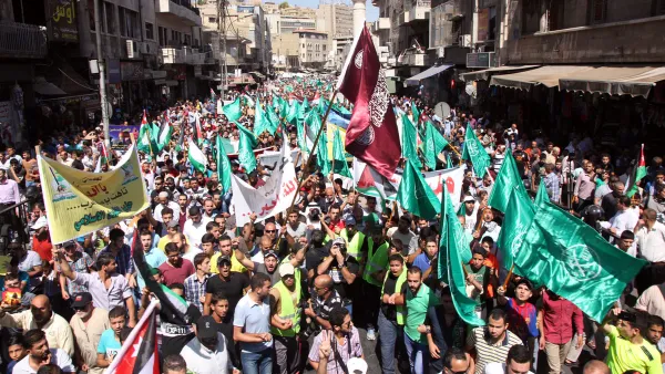 مسيرة غاضبة وسط عمان تنديدا بالاعتداءات الاسرائيلية في القدس