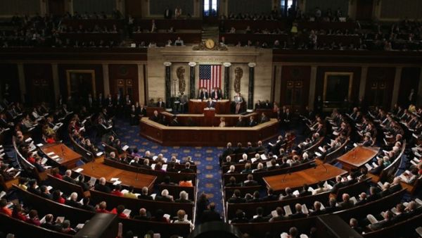 شهد تحقيق المجلس خلافات دامت شهورا بين الحزبين 