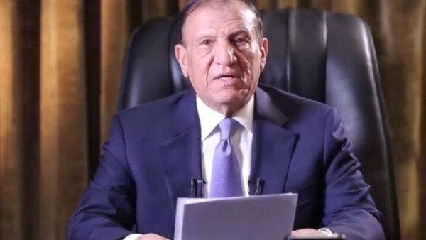 كشف جنينة في حوار صحفي عن امتلاك الفريق سامي عنان لمستندات وصفها بـ "بئر الأسرار" 