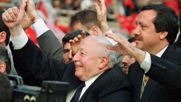 أردوغان مع الراحل أربكان 