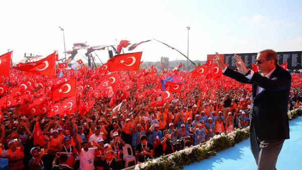 تظاهرة مليونية في اسطنبول توحّد الشعب والمعارضة خلف اردوغان