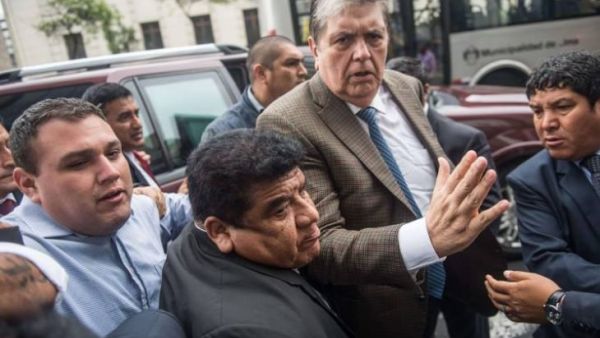 بموجب قرار حكومة اوروغواي، فإن غارسيا يتعين عليه أن يغادر السفارة حاليا
