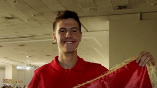 قال آخرون إن حافظ الأسد كان عليه التوجه إلى القرداحة، مسقط رأسه، ليستخرج قيدا من دائرة "النفوس