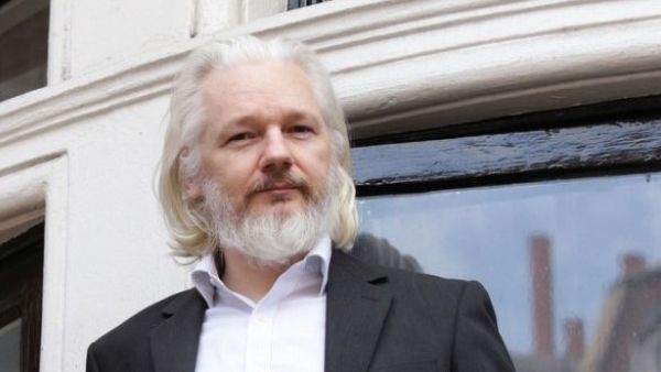 جوليان أسانج