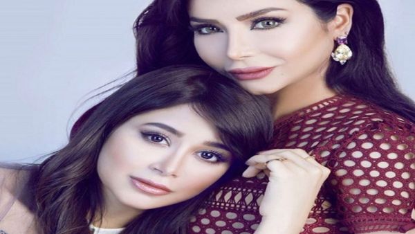 اسيل عمران مصدومة من احذية شقيقتها "لجين عمران"..فيديو