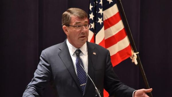 US Defense Secretary Ashton Carter landed in the Iraqi capital Thursday for talks with government and military officials on the fight against Daesh.  (AFP/File)