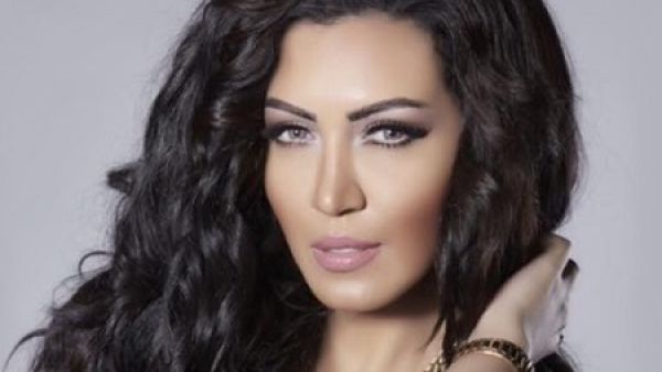 اسما لمنور تجدد عقدها مع (روتانا)