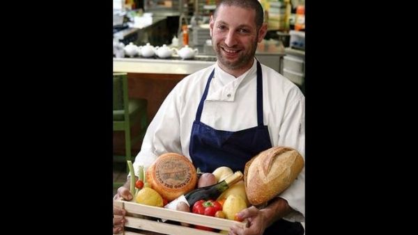 Rising star chef Assaf Granit takes the helm of his own TV show with 'Kitchen Nightmares.' (Shalom Life)