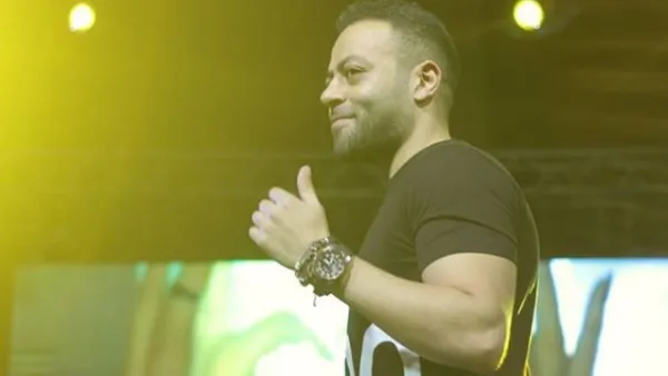 تامر عاشور
