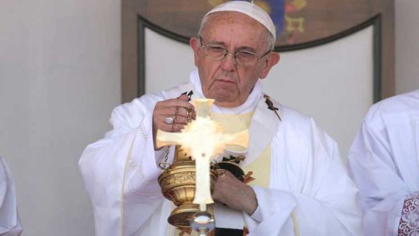 لم يشر البابا مباشرة إلى تلك الأقلية العرقية المسلمة 