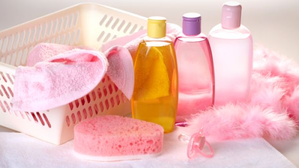 لشامبو الأطفال العديد من الاستخدامات التي يجهلها البعض لشامبو الأطفال العديد من الاستخدامات التي يجهلها البعض