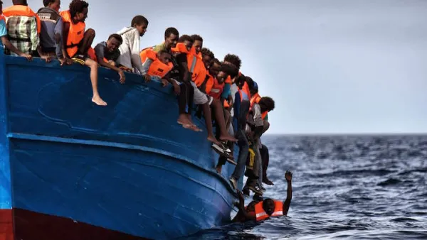  حرس السواحل أنقذ 29 مهاجراً على بعد نحو 26 ميلاً 
