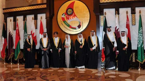 القمة الخليجية تنطلق غدا الثلاثاء في البحرين
