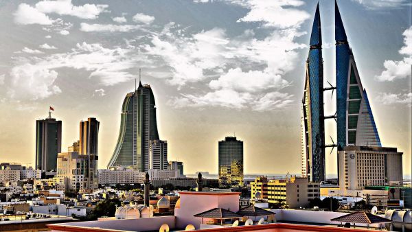 المنامة توقف أربعة أمريكيين لمزاولة "نشاط إعلامي دون تصريح" - ارشيف