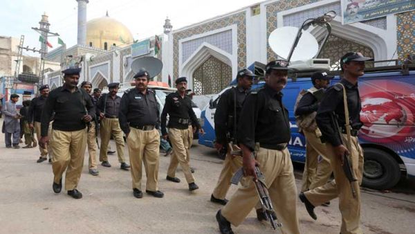 باكستان تضمد جروحها