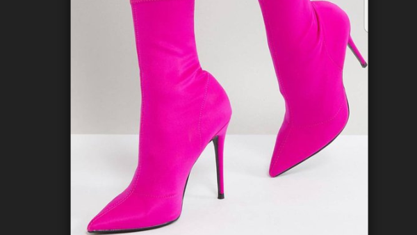 حذاء فوشي من بالنسياغا