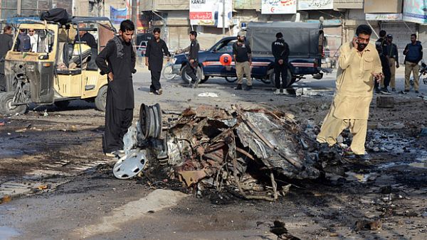 Pakistani security officials examine the site of a bomb explosion in Quetta, Baluchistan province. Image used for illustrative purposes. (AFP/Banaras Khan)