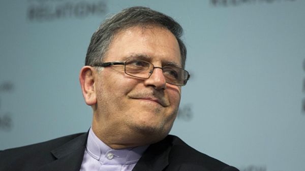 ردد المتظاهرون هتافات من قبيل "العدالة ستتحقق عندما يتم إعدام سيف" 
 