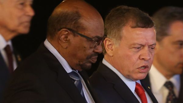  البشير رئيسا ولديه حصانة من الاعتقال