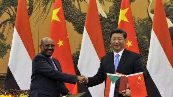 رئيس البرلمان الأوروبي: الصين تريد الاستيلاء على موارد إفريقيا
