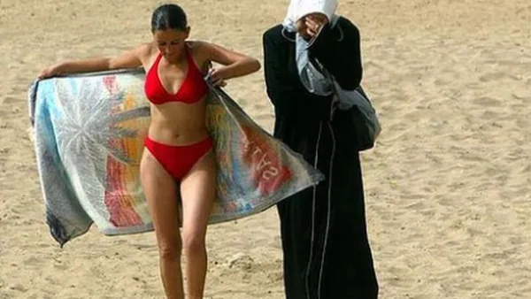 شجار عنيف يحظر "البوركيني" ببلدة فرنسية ثالثة
