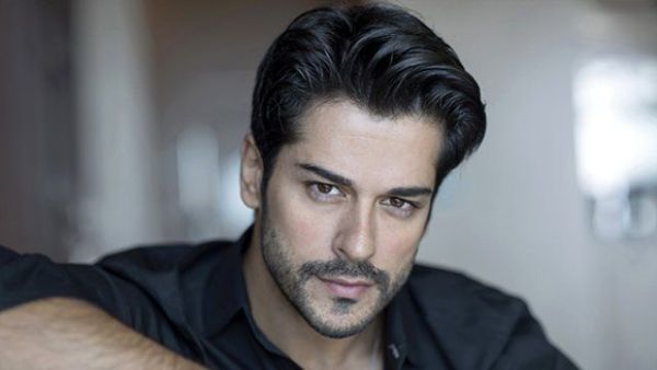 النجم التركي بوراك أوزجفيت