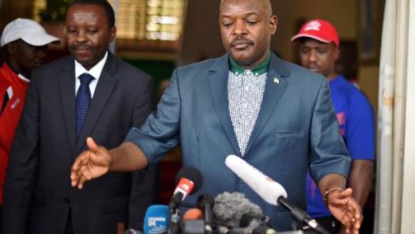 رئيس بوروندي يظهر للمرة الاولى منذ محاولة الانقلاب الفاشلة
