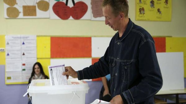 القومي دوديتش يفوز بالمقعد الرئاسي لصرب البوسنة
