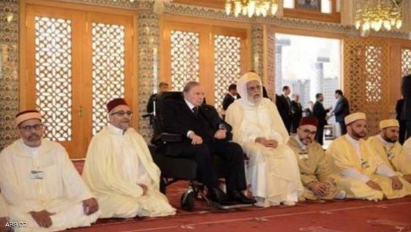 ظهور علني نادر لبوتفليقة عند "المسجد الكبير"
