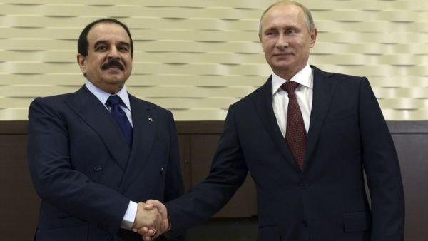 الرئيس الروسي فلاديمير بوتين وملك البحرين حمد بن عيسى آل خليفة