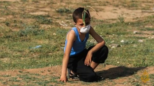 قال الطفل الفلسطيني إنه لا يخشى جنود الاحتلال ورصاصهم 