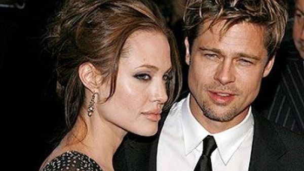 أنجلينا جولي تطلب الطلاق رسميا من براد بيت 