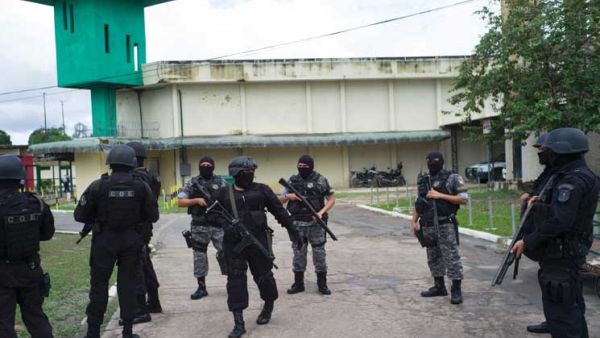 صحفا اكدت أن عدد القتلى قد يصل إلى عشرة على الاقل