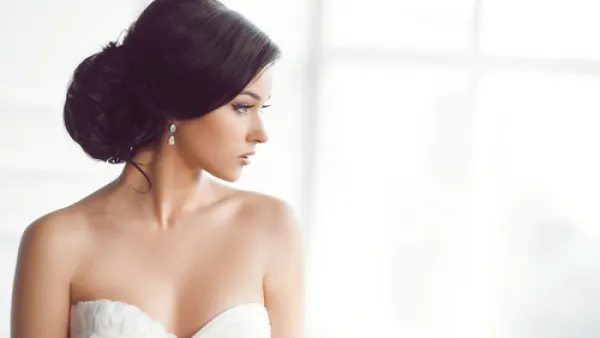 يُفضل الإبتعاد عن المنتجات التي تحتوي على معطر خاص بالشعر

