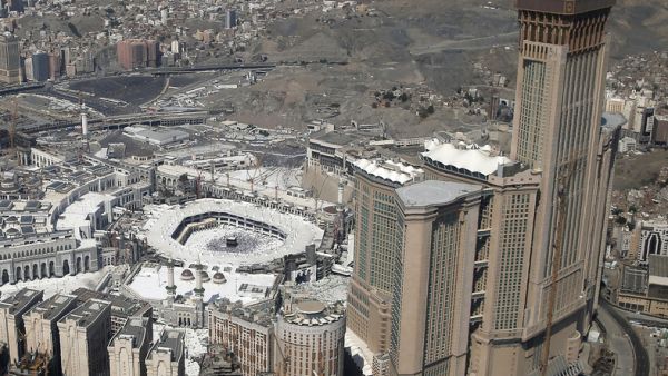 Clock Tower and the Grand Mosque in Saudi Arabia's holy Muslim city of Makkah (AFP/File Photo)	