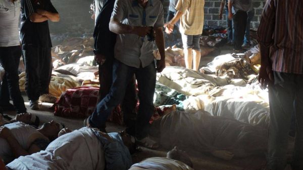 Victims of toxic gas attack by allegedly pro-government forces in the Damascus suburb of Ghouta. (AFP/ File Photo)