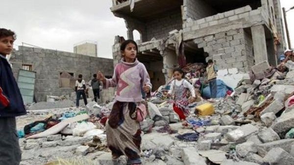 Children Stand on a bombed building in Yemen (AFP/File Photo)	