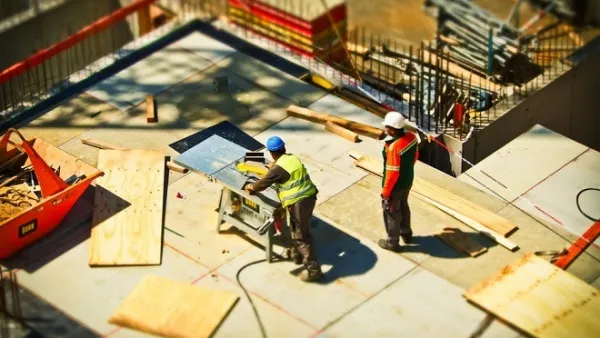 The highest number of work injuries recorded last year in Saudi Arabia were of workers falling off high platforms at construction sites. (Pixabay)