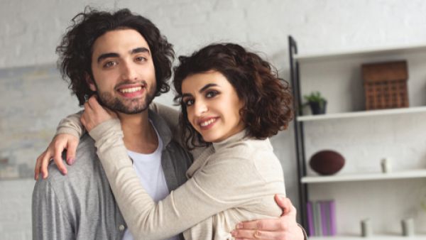 مولود برج السرطان ينتهز أي فرصة يجعل فيها حبيبته أميرة
